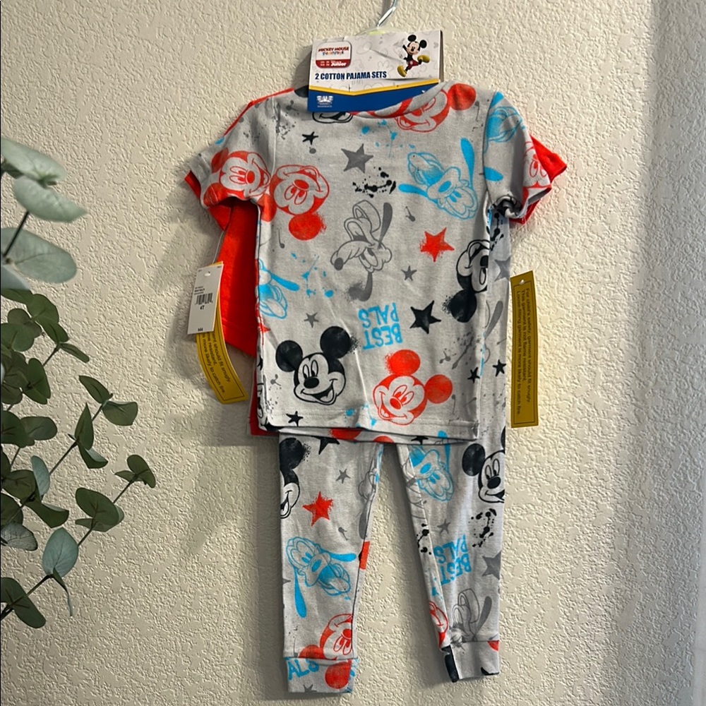 🎉6 for $30🎉 Disney Mickey and Friends 4 Piece Pajama Set